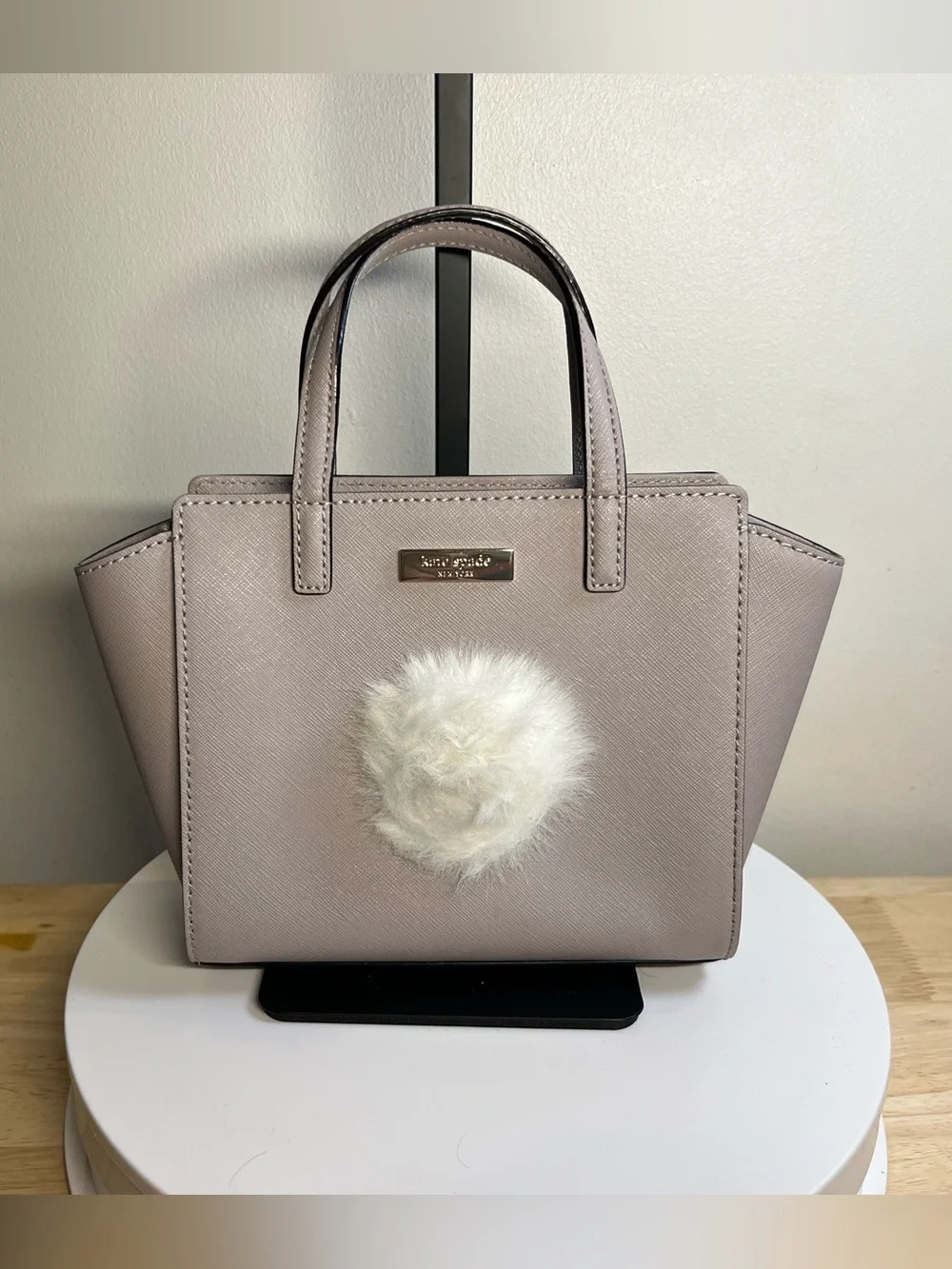 the Kate Spade New York Hop to It Bunny Rabbit Mini Hayden Crossbody Like New - Picture 3 of 7